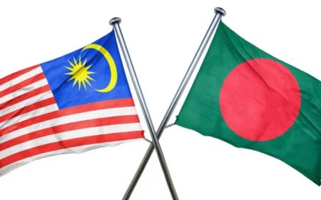Bangladesh extends a red carpet welcome to the Malaysian Prime Minister.