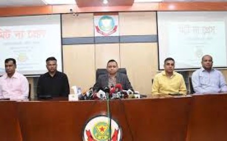 There will be no 'Aynaghar' or 'Bhater Hotel' in the DB office.