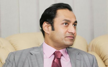 Banks have been instructed to freeze the accounts of the Bashundhara Group chairman and seven of his family members.