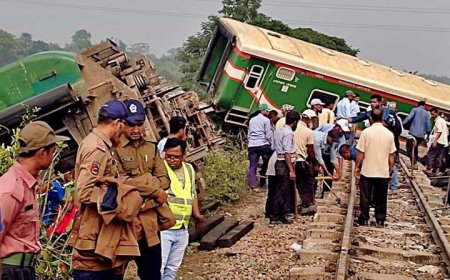 The Panchagarh Express derailed in Khilgaon around midnight