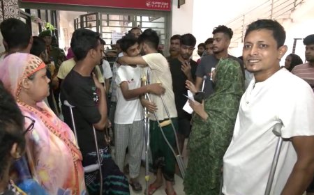 The government waives tuition fees for students injured in the mass uprising