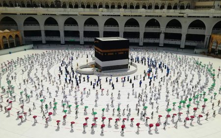 The government announces 2025 Hajj packages, starting at Tk 4.79 lakh