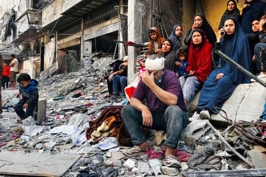 Israeli airstrike on residential block in Gaza kills 100