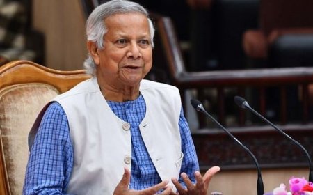 The chief adviser encourages foreign visitors to view the graffiti created by young people