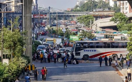 Students of Titumir College boycott classes, call for university status