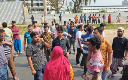 Beximco workers end highway blockade after receiving their salaries