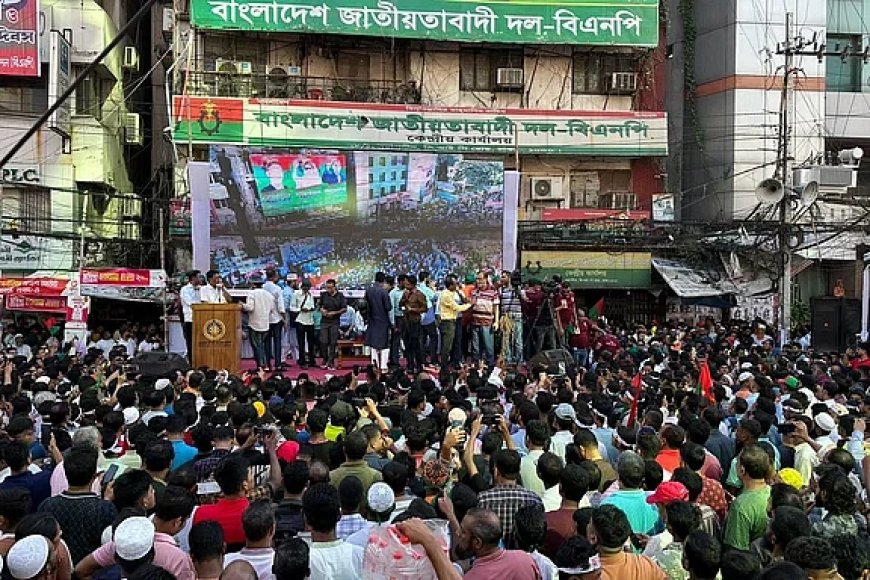 BNP supporters gather in large numbers at Naya Paltan for a procession