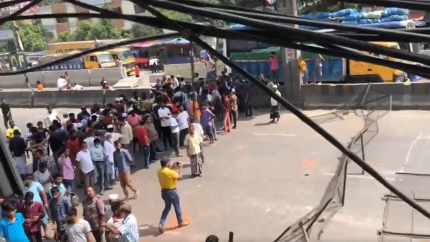 Around 100 people were injured in a clash between students in Jatrabari