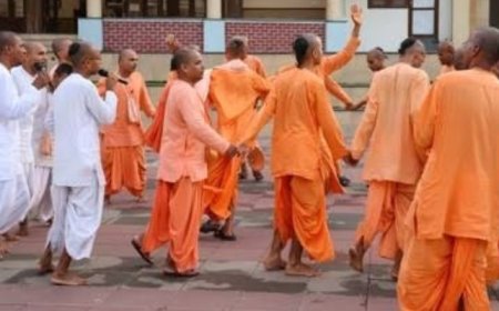 Bangladesh prevents 63 Iskcon monks from crossing into India