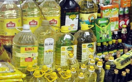 A shortage of bottled soybean oil in the market drives up its price