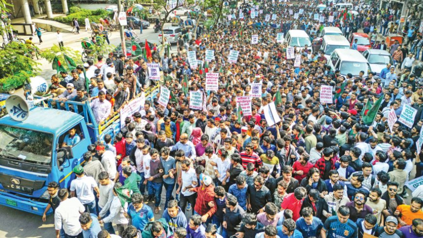 Three BNP-affiliated groups march towards the Indian mission