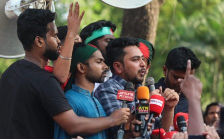 JNU students protest in front of the Secretariat over a three-point demand