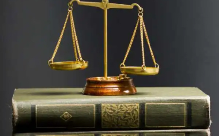 Revised:   "Secularism, along with two other existing principles, should be removed, while four new principles should be incorporated into the constitution"