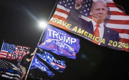 U.S. democracy 'depends on' holding the presidency accountable