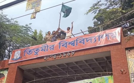 Protesting students announce an indefinite closure of Titumir College