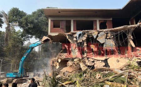 Demolition ongoing: Sheikh Mujib’s Dhanmondi 32 residence almost reduced to rubble