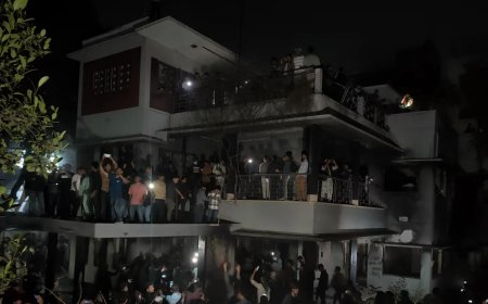 44 expatriates protest the demolition of the Dhanmondi 32 residence