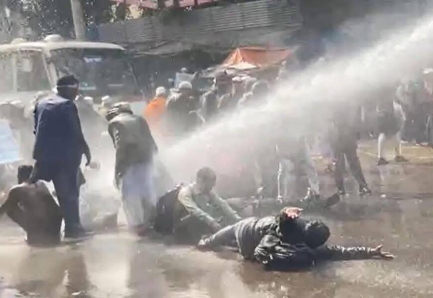 Police use batons and water cannons to disperse protesting teachers at Shahbagh