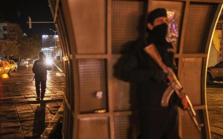 Over 70 killed in clashes between government forces and Assad supporters in Syria