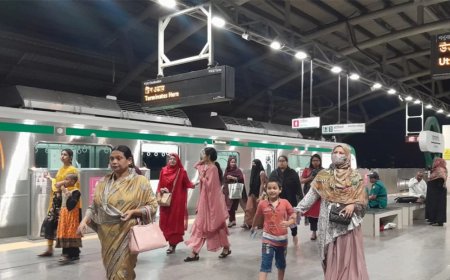 Metro rail staff resume duty after staging protest against assault by MRT police