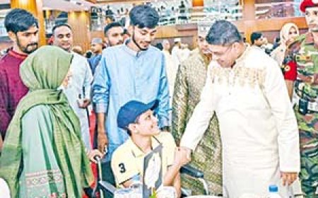 Army organizes Iftar for students injured during the July uprising