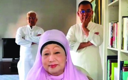 Khaleda calls for unity to establish democracy in the future