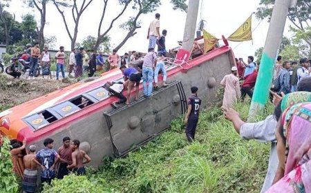 Tragic Incident in Faridpur: Bus Falls into Ditch, Claims Five Lives