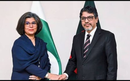 Bangladesh Demands Apology, Unpaid Dues from Pakistan Over 1971 Atrocities in First High-Level Talks in 15 Years