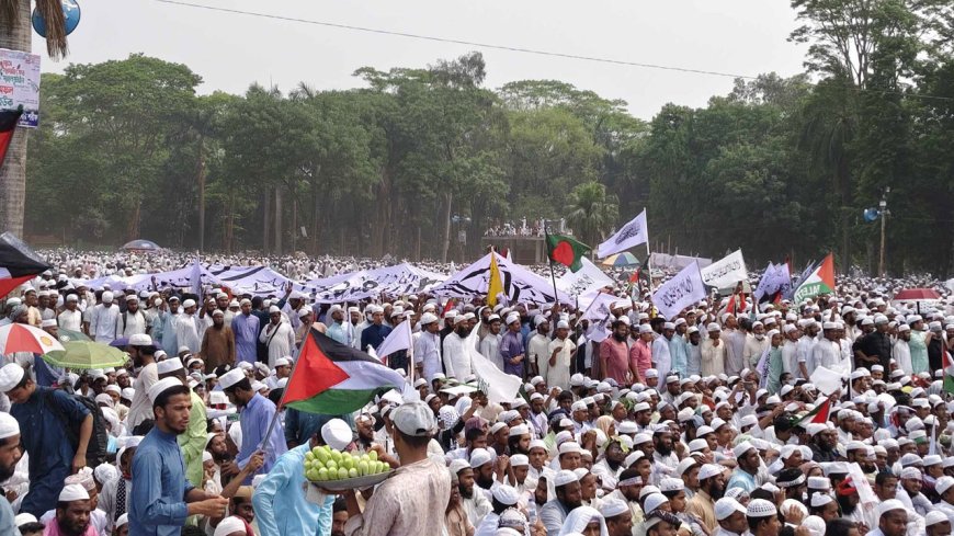 Massive Turnout at Suhrawardy Udyan for Hefazat-e-Islam Rally