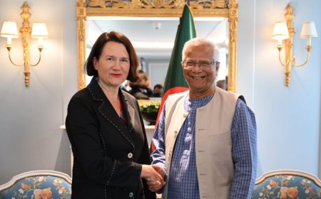 Catherine West meets with Professor Yunus in London