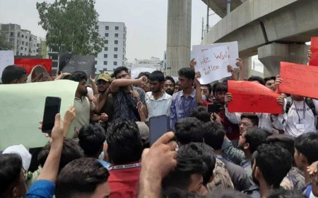 Students warn of road blockade if government fails to respond by 12:30pm