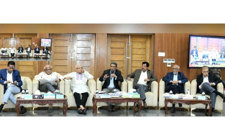 Parties reach consensus to limit prime minister's tenure to 10 years, agree on establishing an independent police commission