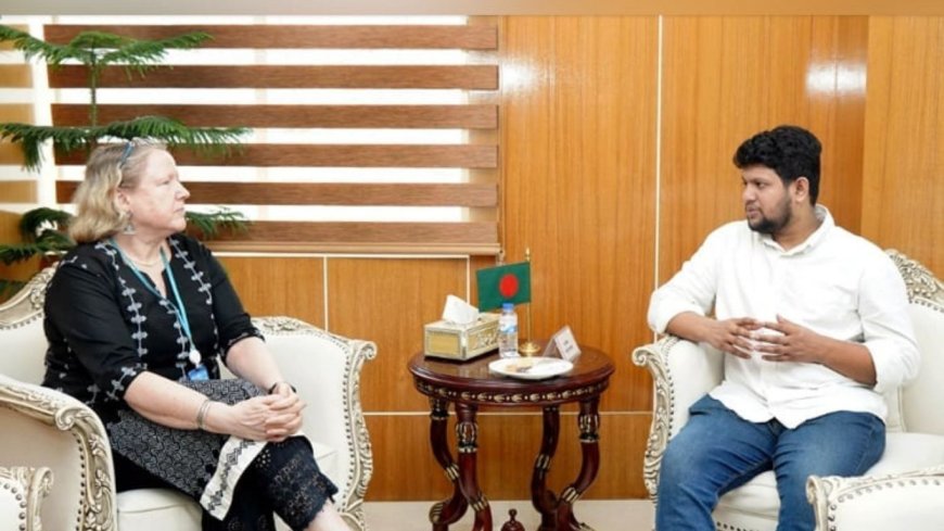 UNESCO representative holds meeting with Information Adviser