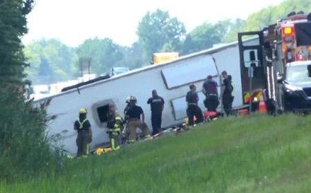 Five dead in tourist bus accident in New York state