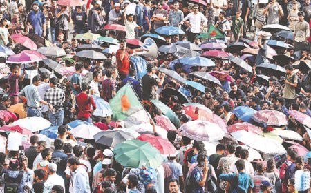 BUET students block Shahbagh protesting ‘unfair’ privileges for diploma engineers