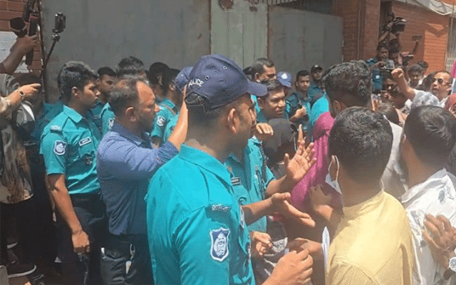 Protest at Secretariat: Families of July Victims Call for Asif Nazrul’s Resignation