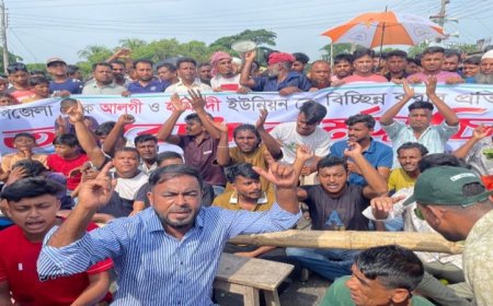 Protests over constituency demarcation sever Dhaka’s road connections with 21 districts