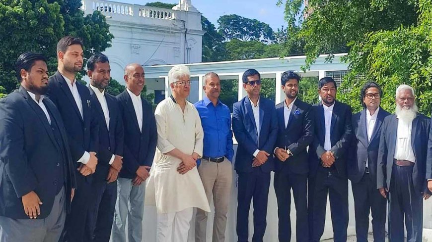 Two government advisers visit International Crimes Tribunal to review renovation work