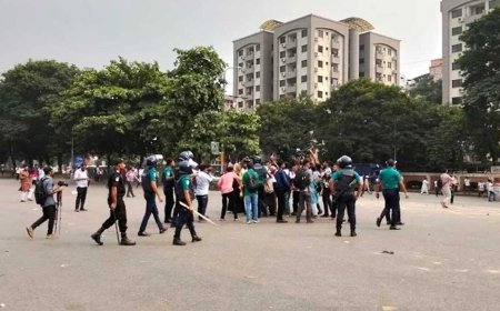 Police Disperse ‘July Fighters’ From Parliament Plaza Ahead of July Charter Signing