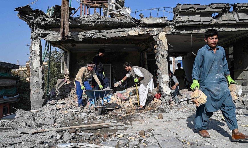 10 Afghans Killed as Kabul Accuses Pakistan of Violating Truce