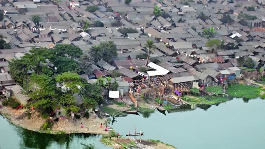 A fire has broken out in the Karail slum