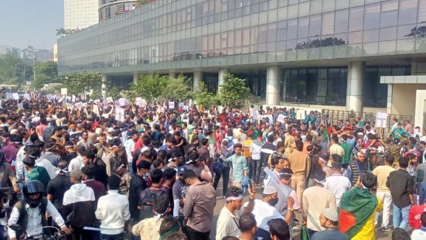 Mobile phone traders surround BTRC in protest