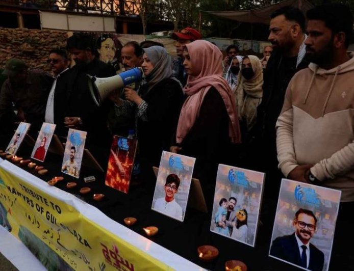 Death toll from Karachi mall fire rises to about 50, official says