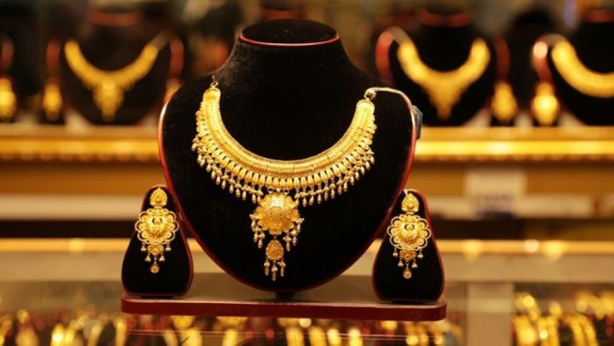 Gold prices plunged again in the domestic market, falling by Tk14,813 per bhori