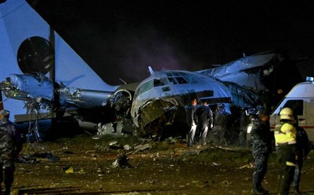 15 killed as military aircraft carrying cash crashes in Bolivia