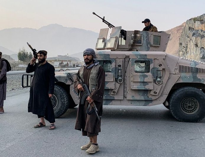 How do the military capabilities of Pakistan and Taliban-ruled Afghanistan compare amid rising tensions?
