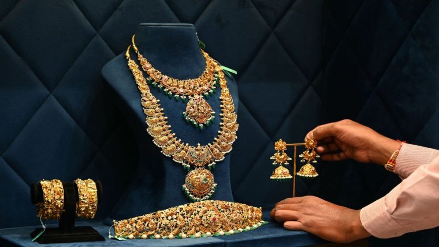 Gold prices have been cut by Tk 7,640 per bhori, effective from today