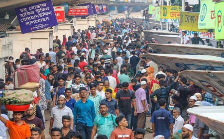 Workers return to Dhaka after the Eid holidays