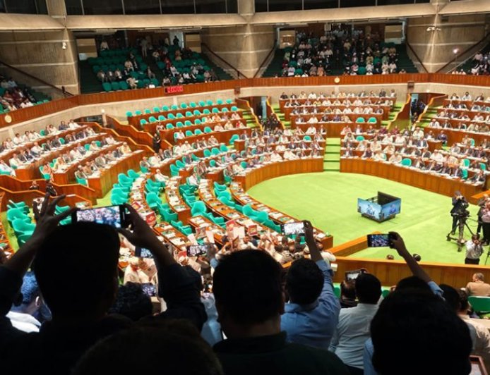 The parliament session will begin at 11am