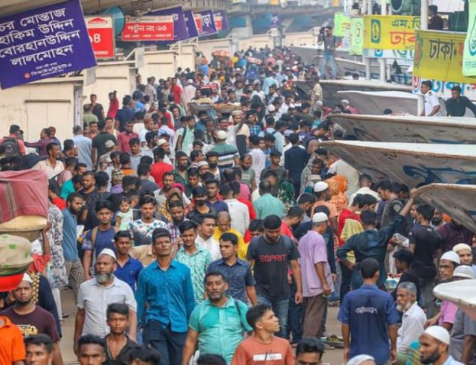 Workers return to Dhaka after the Eid holidays
